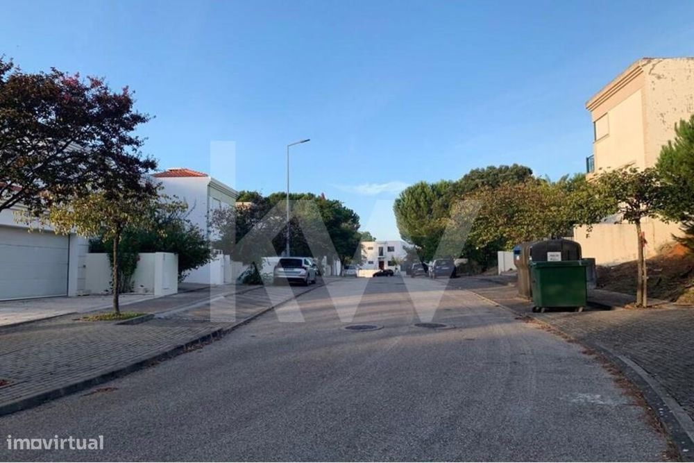 Vende-se Terreno Urbano no Entroncamento