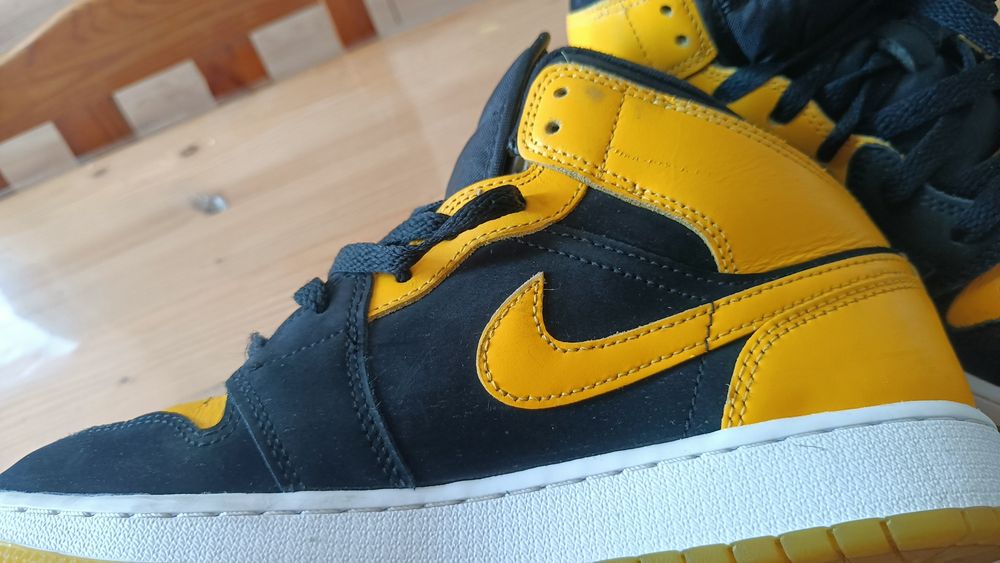 Nike Air Jordan 1 mid se HJ5940-071 rozm 39 (24.5 cm)