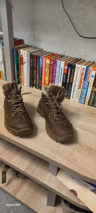 Продам чоботи  берци ,зимові.