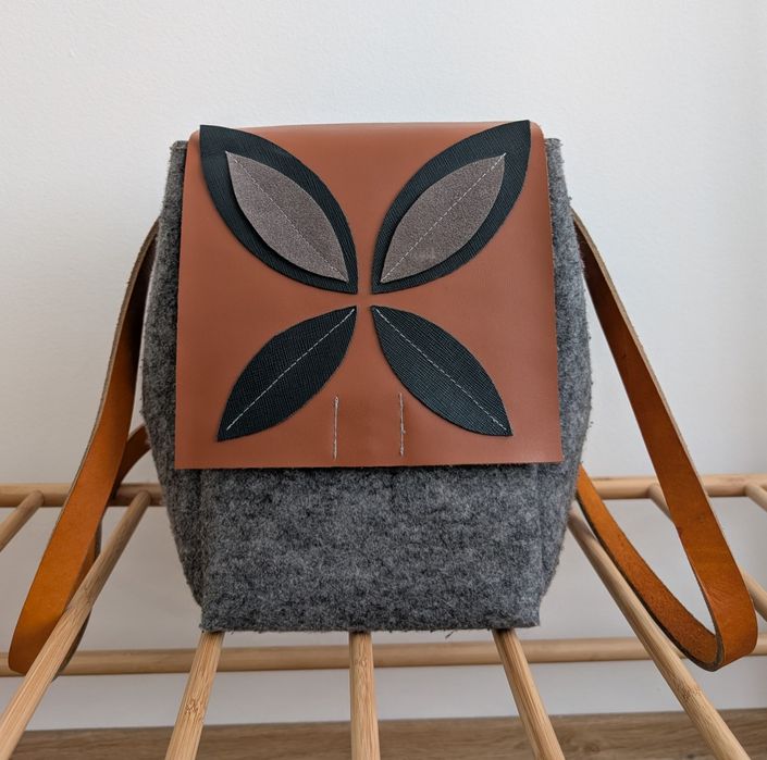 Рюкзак з фетру та натуральної шкіри