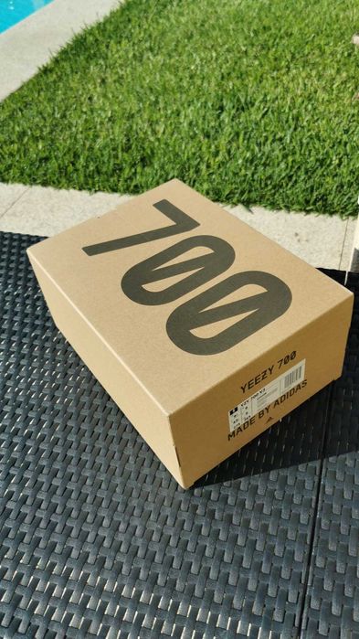 Adidas Yeezy 700 V3 Copper Fade