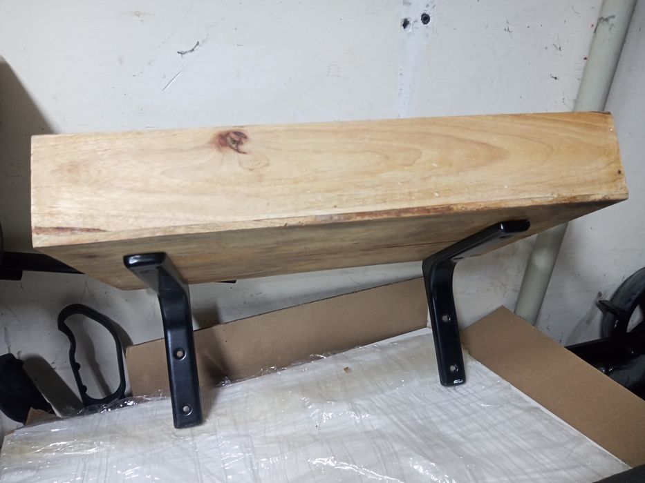 Półki drewniane wiszace np.do kuchni