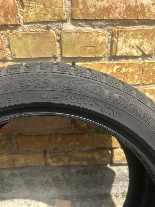 Продам покришку Goodyear  vector 4seasons