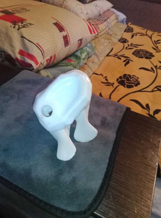 Фарфоровая фигурка   голуби