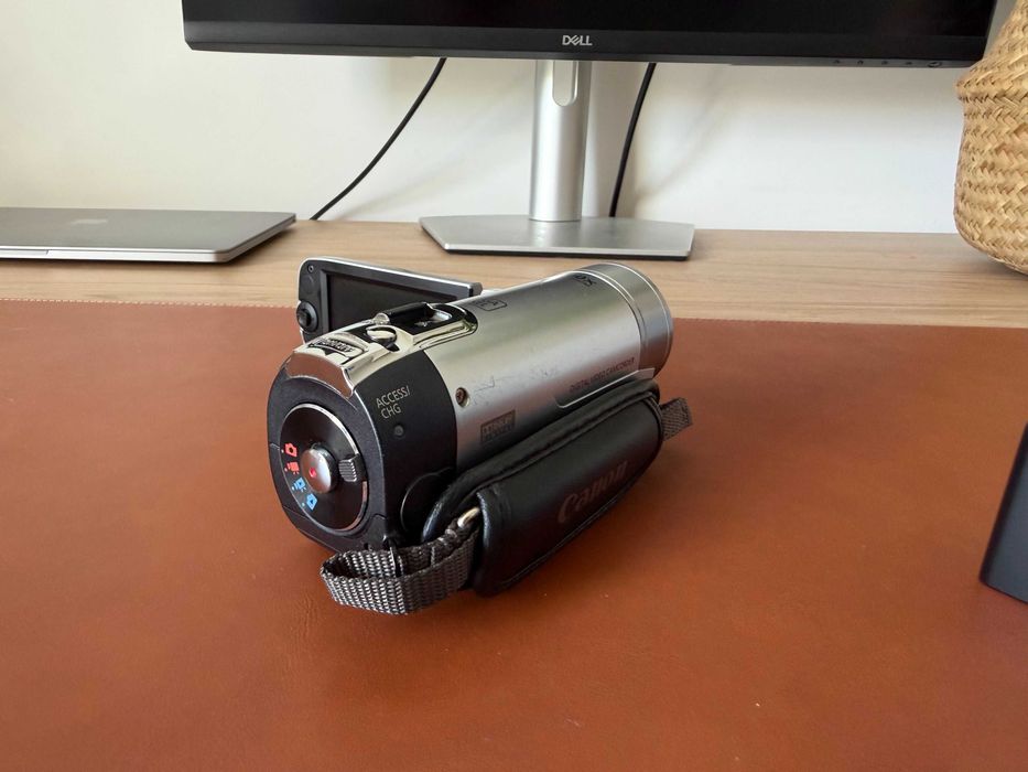 Kamera Canon FS100 | Camcoder | Dad cam | Super stan | VHS ale wygodniej bo na kartę SD