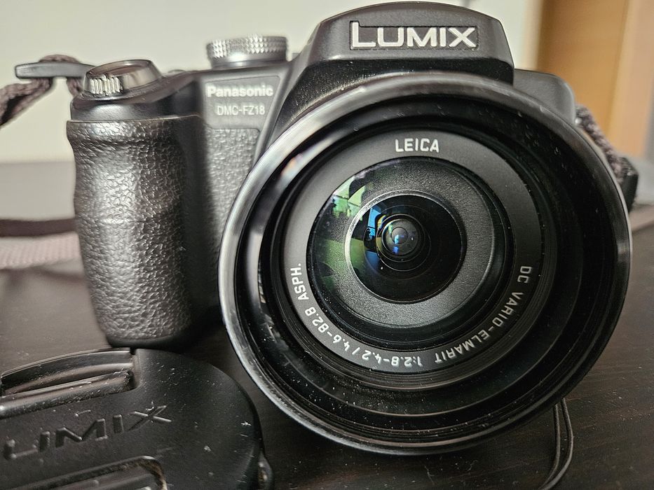 Panasonic Lumix DMC-FZ18 + 2 baterie + ładowarka + osłona + torba