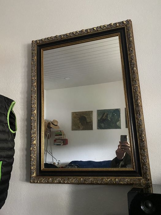 Espelho com moldura