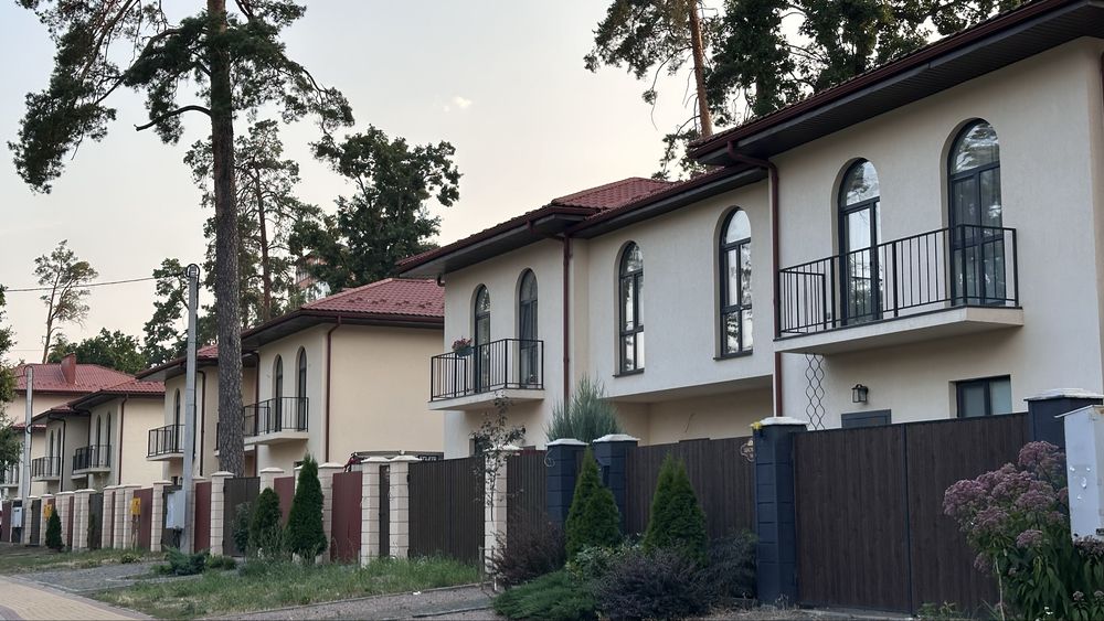 Таунхаус біля парка. Велика ділянка
