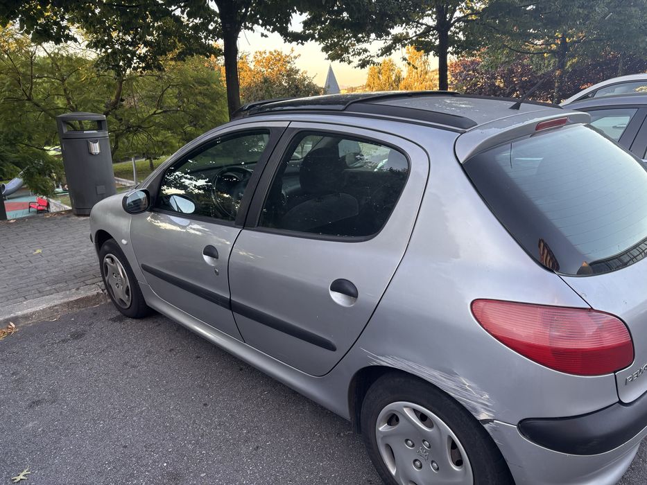 Peugeot 206 **LER DESCRIÇÃO**