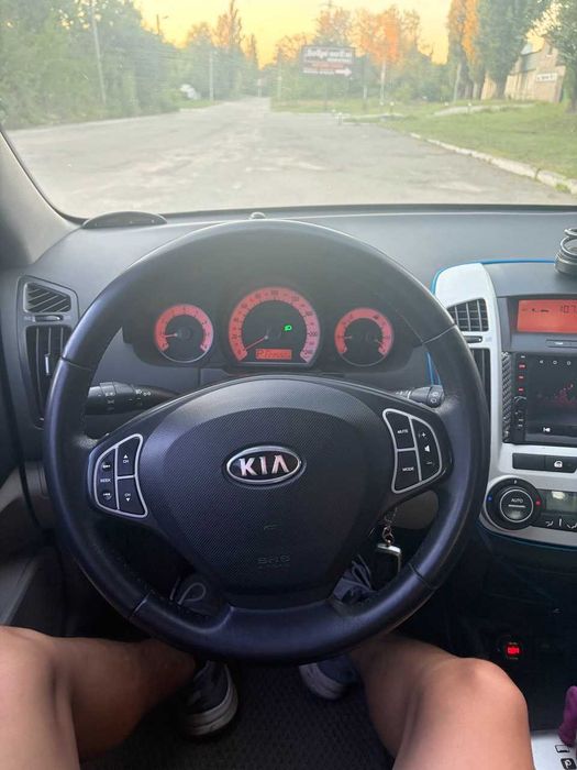 Продам Kia Ceed 2008