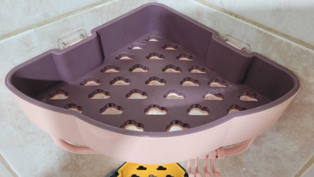 Prateleira de banheiro triangular