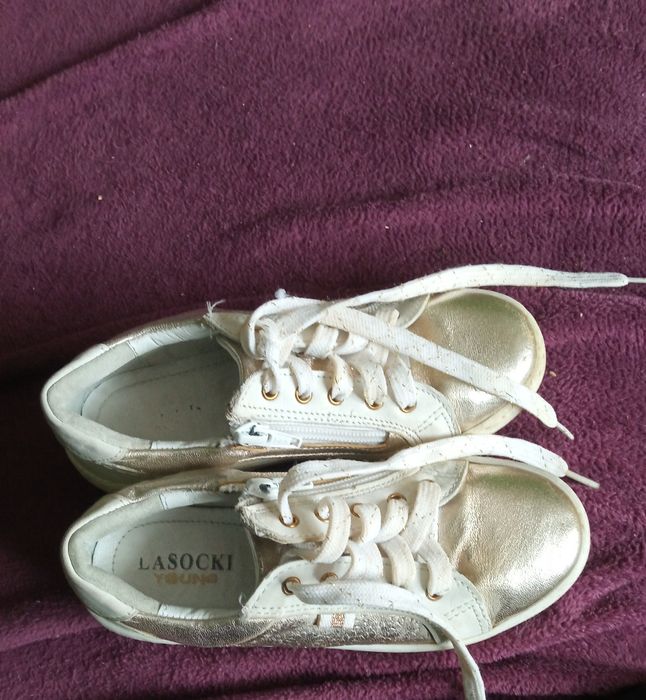 Sprzedam buty sznurowane