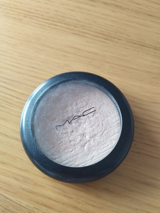 MAC Extra Dimension Skinfinish 9g Double-Gleam rozświetlacz do twarzy