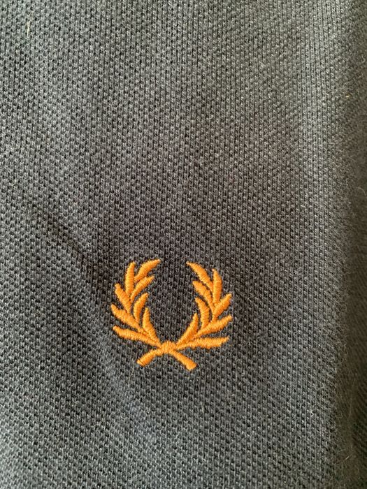 Pólo Fred Perry Azul Escuro e Laranja