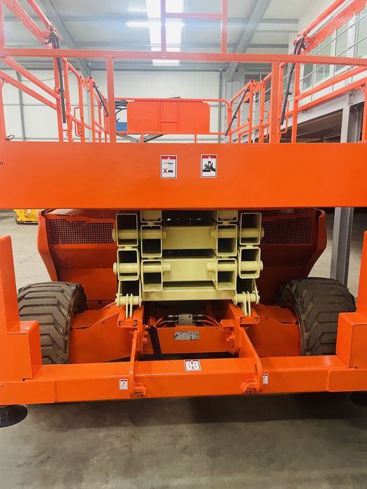 Plataforma elevatória tesoura a diesel