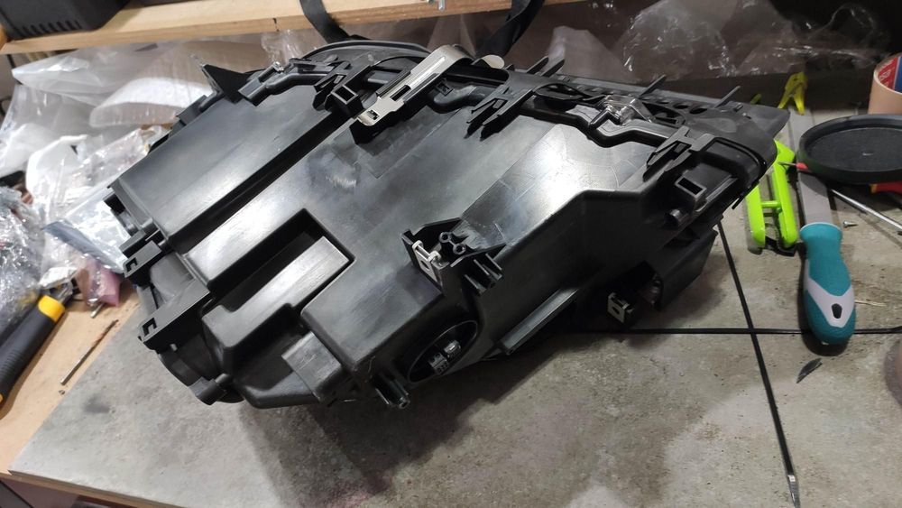 farol direito bi-xenon BMW série 7 F01