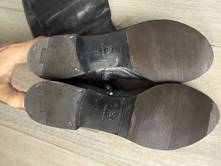 Botas de cano alto em pele - tamanho 37