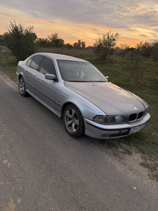 Автомобіль BMW E39