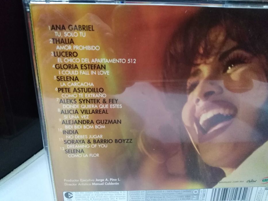 Cd Selena !Vive! Tributo com a voz de vários artistas.