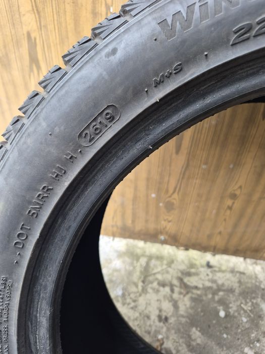 Шини зимові Hankook winter i-cept iz2 225/45 R17
