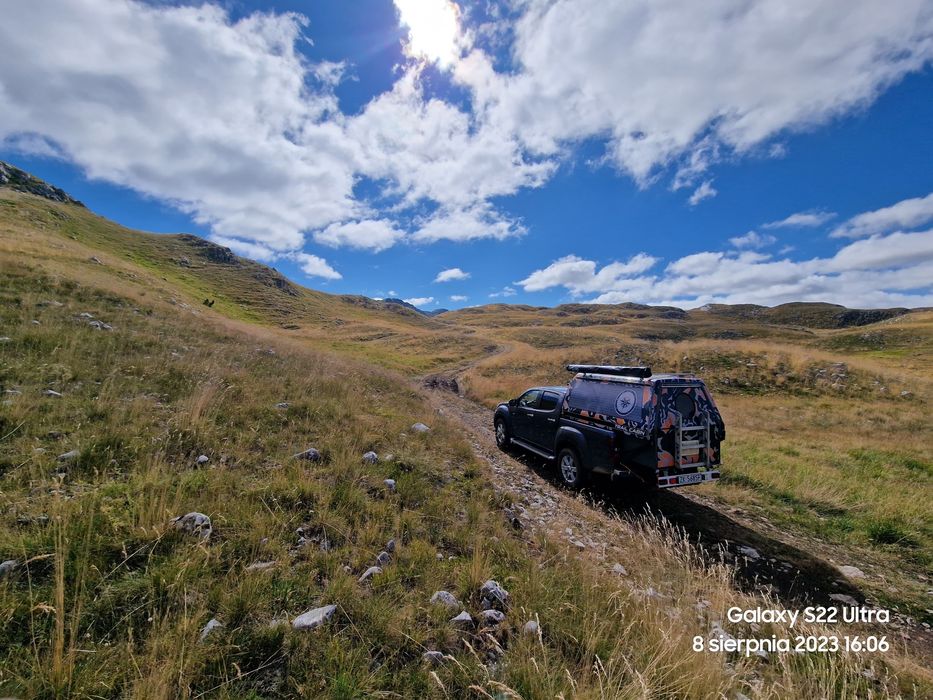 Zabudowa kamperowa pickup Isuzu d-max hilux