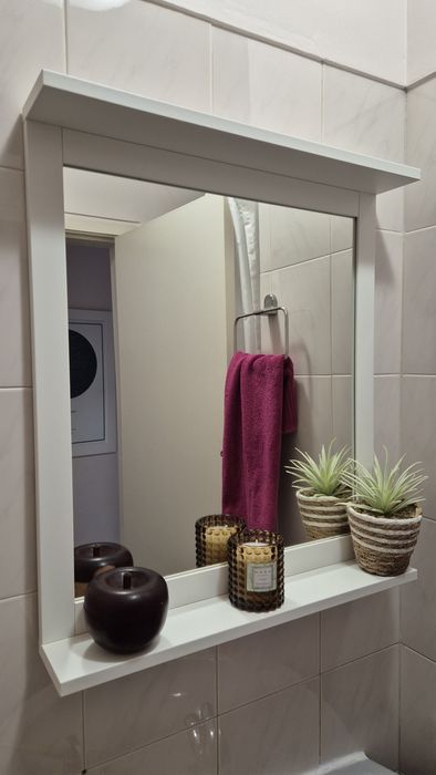 Espelho de casa de banho com prateleiira IKEA