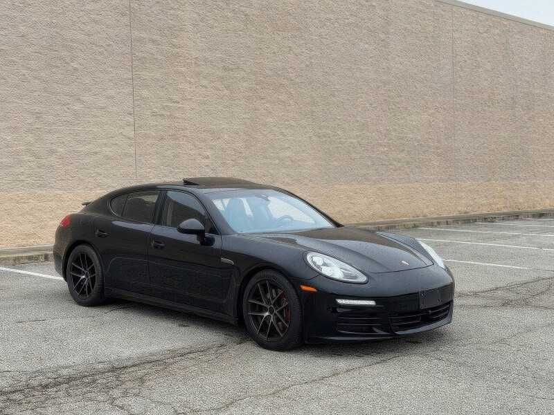 2016 Porsche Panamera 4 Edition