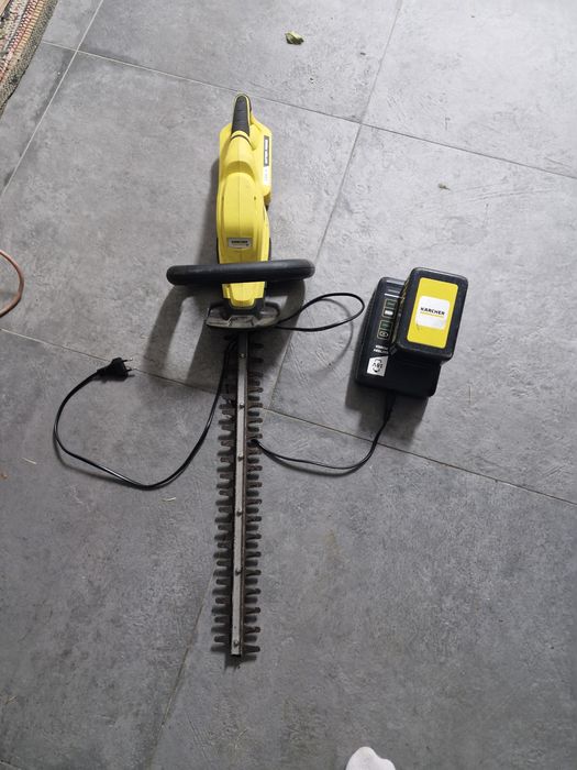 2.cortadores de sebes karcher. Com bateria de 18w e carregado