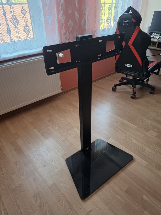 Stojak na telewizor.