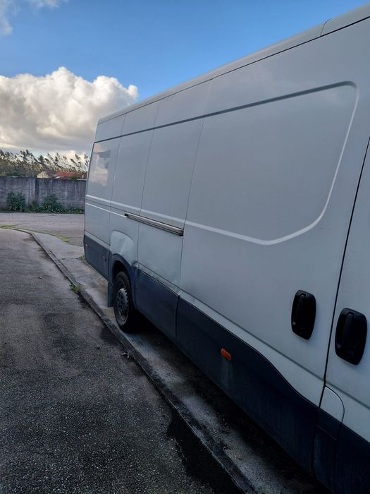 Carrinha Iveco caixa Fechada 2020