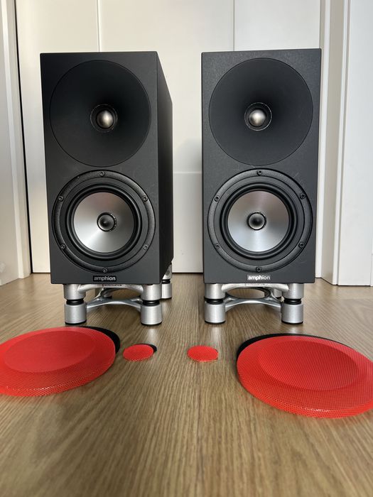 Amphion Argon 1 – Como novas + grills extra (preto e vermelho)