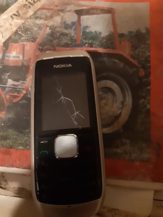 Nokia  mala szybka rysa
