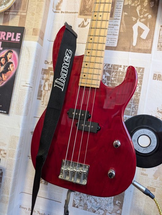 Piękna gitara basowa Samick Corsair Greg Bennett