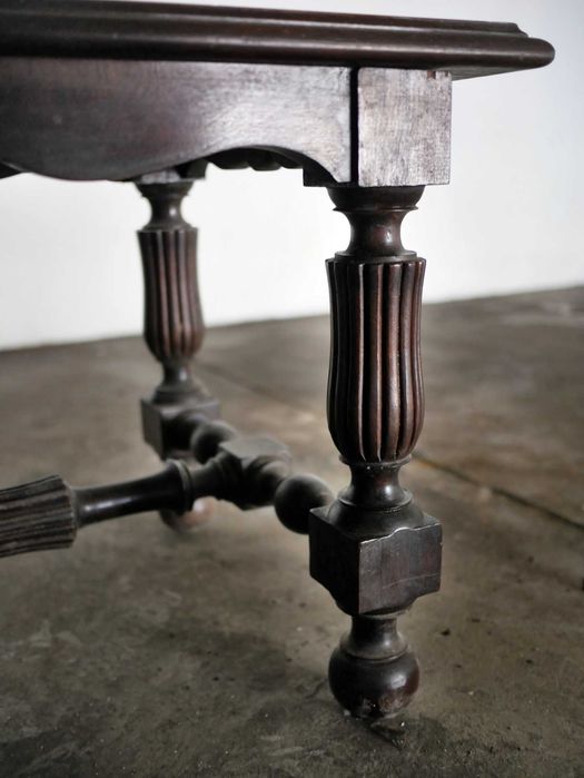 Mesa de Centro em Madeira Maciça (Estilo Clássico / D. João V)