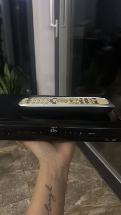 tuner satelitarny Sky HD1 Pace DS830NP