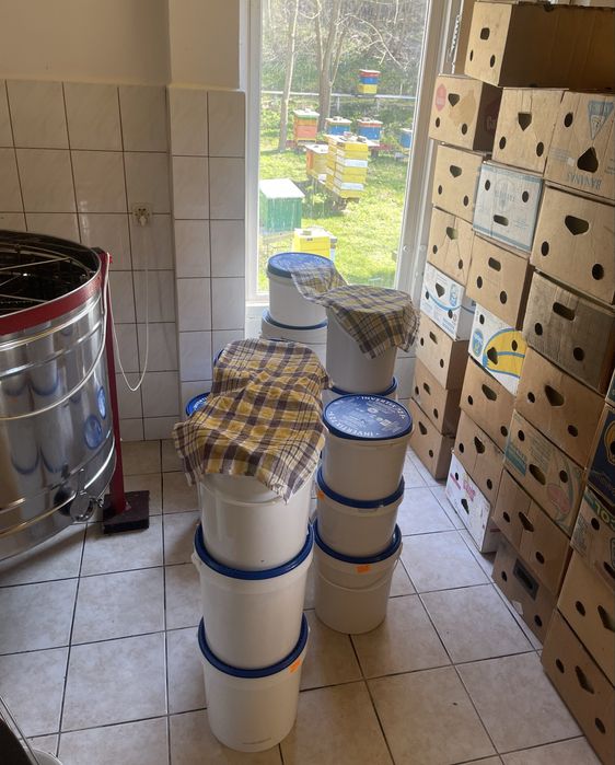 Miód naturalny sprzedaz hurt 1 kg 18zł