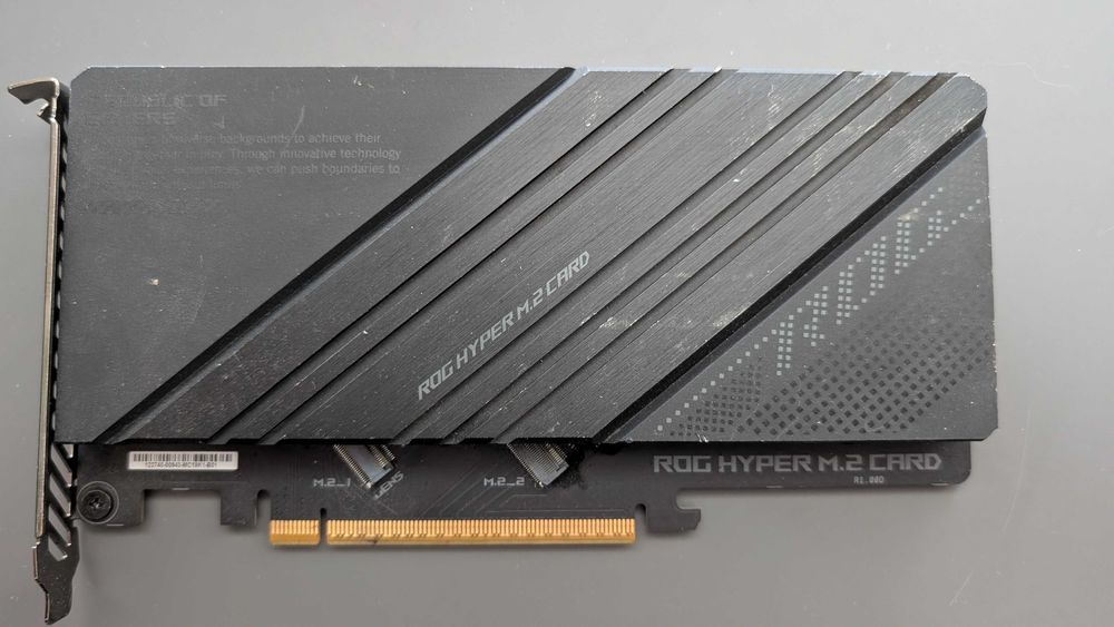 ASUS ROG Hyper M.2 Card — PCIe адаптер для 2× NVMe SSD
