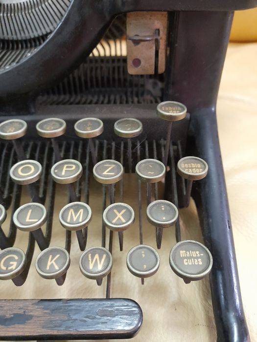 Máquina de escrever woodstock USA