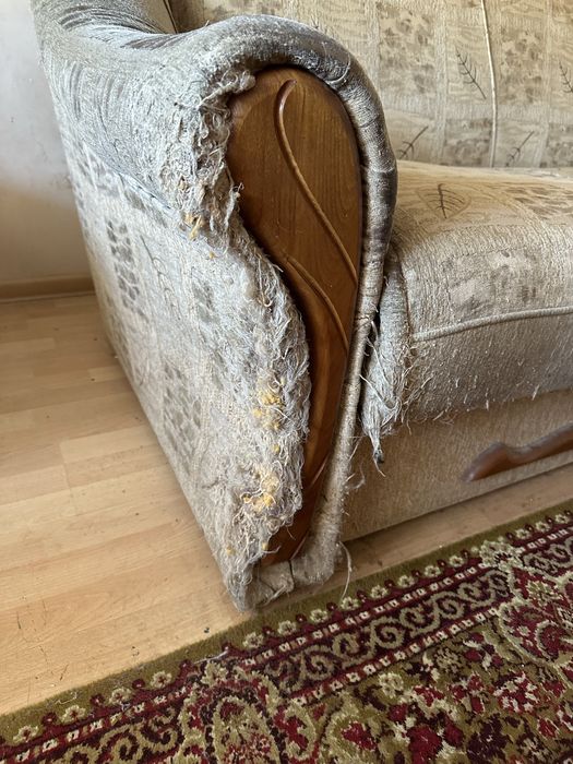 Диван розкладний-книжка.З нішою під білизну.