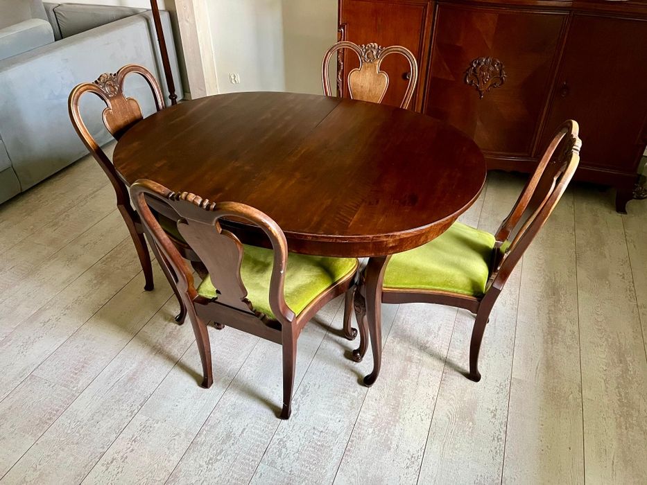 Drewniany rozkladany stół