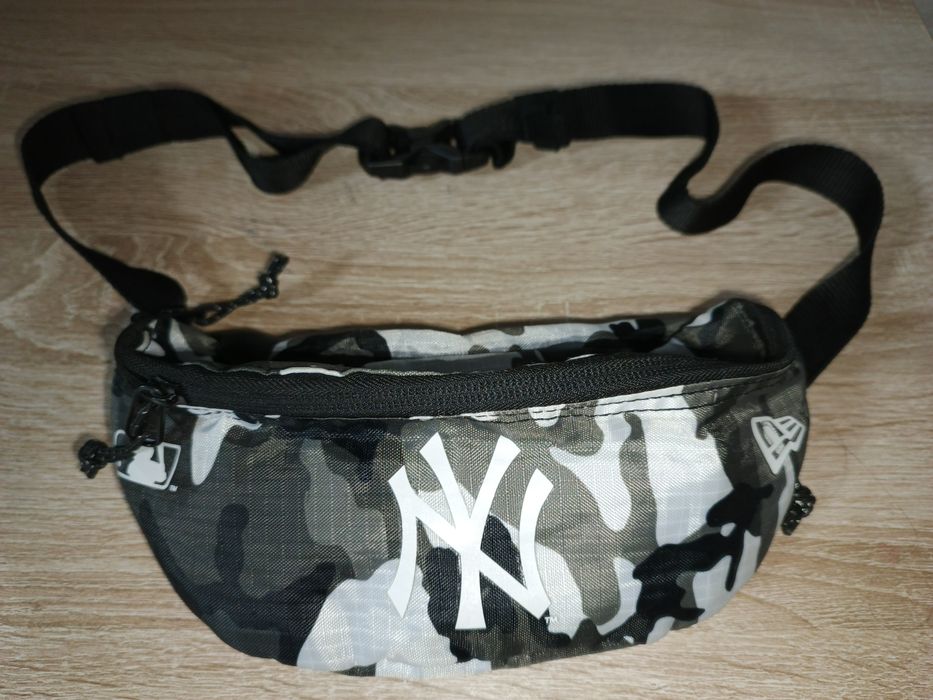 Сумка на пояс New Era