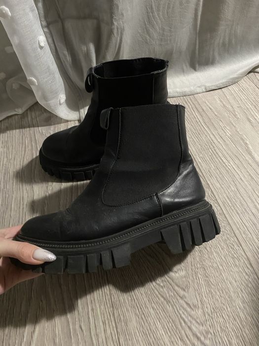 Челсі кросівки стильні