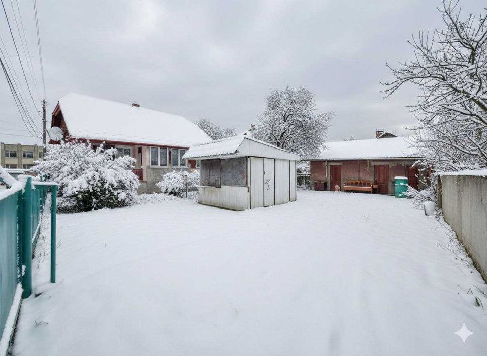 Продається добротний житловий будинок в центр. частині  м.Стрий...