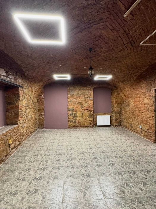 Оренда комерційного приміщення в центрі міста