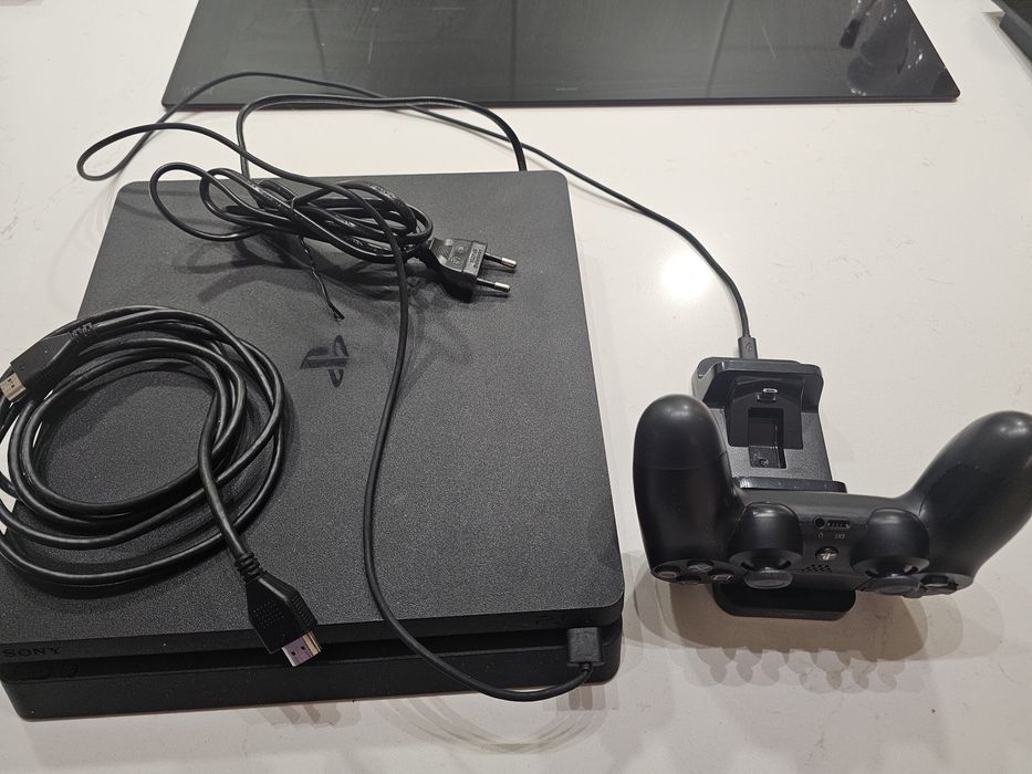 Ps4 Slim 1TB, com 1 comando