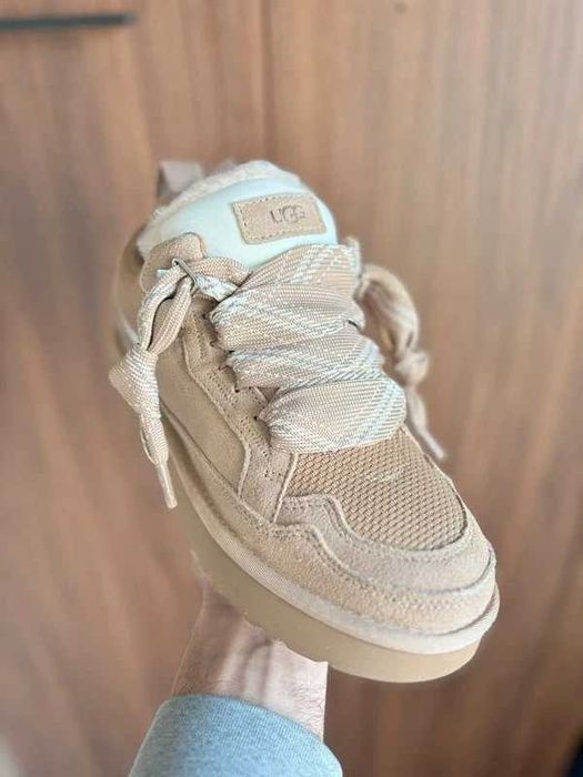 UGG Lowmel Sand r.37