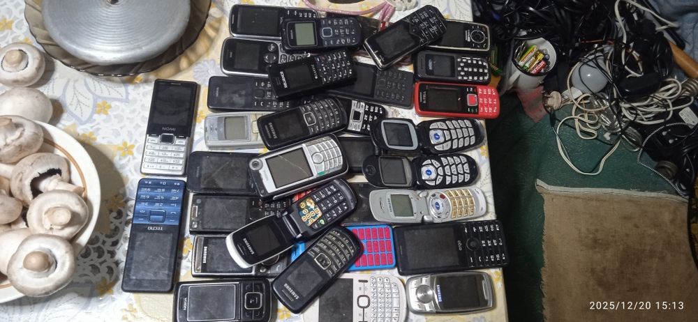 Продам б у телефоны на разборку