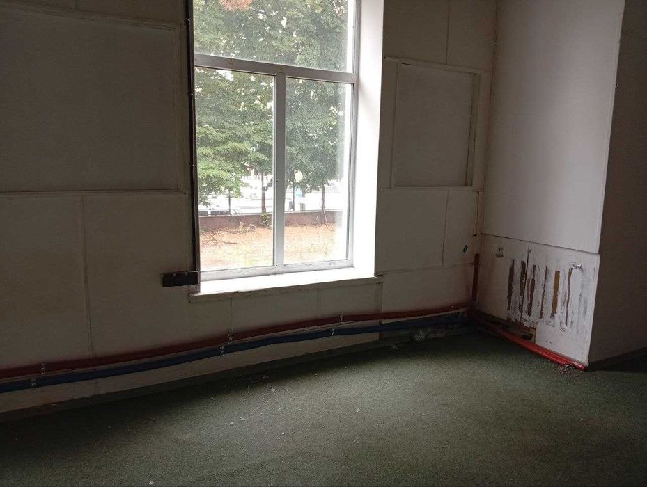 Отдельное здание, центр города с парковкой