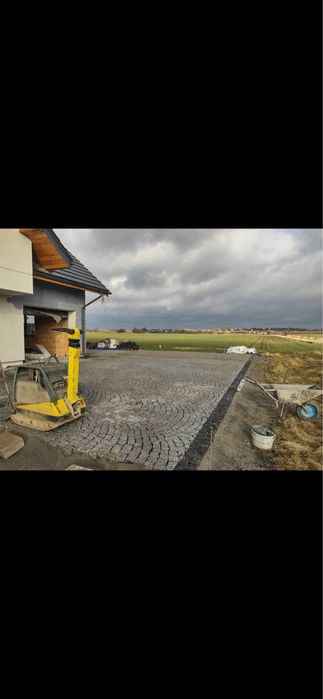 Układanie kostki garnitowej