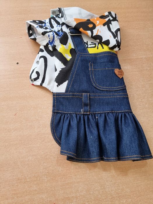 Різний одяг на собак та котів, є розпродаж та пошиття по вашим замірам